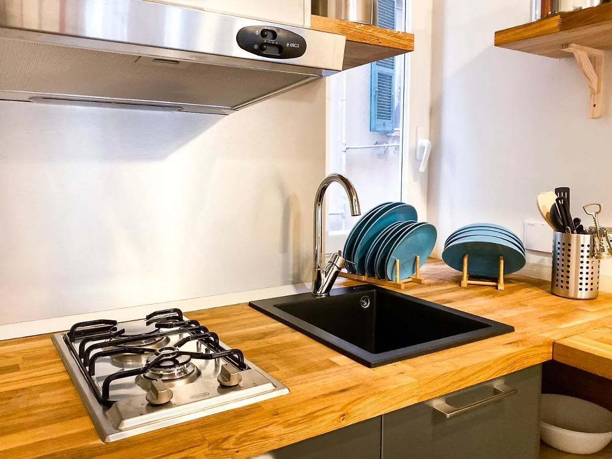 A 2 Passi Dal Centro Apartment Genoa